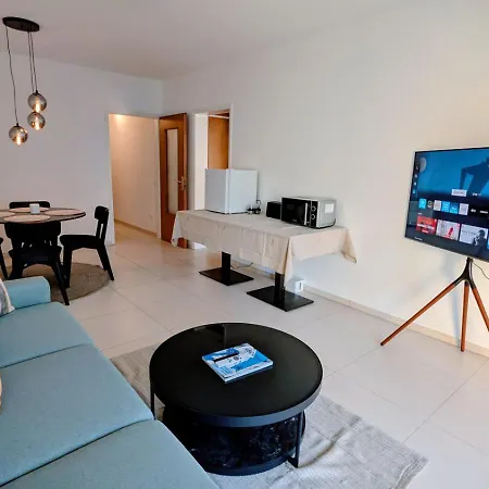 Moderne Mit Traum-balkon Hébergement de vacances Minusio