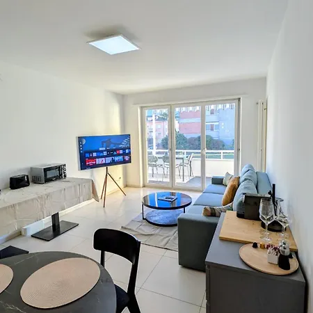 Moderne Mit Traum-balkon Hébergement de vacances Minusio